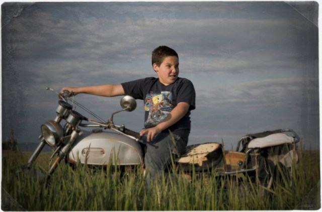 Gage trying to outrun a gang of faulty water pump thugs. Gage trying to outrun a gang of faulty water pump thugs.