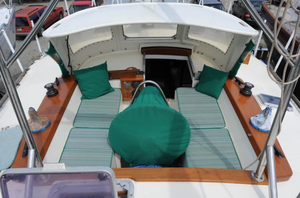 A cockpit fit for both a southern gale and cocktail hour.