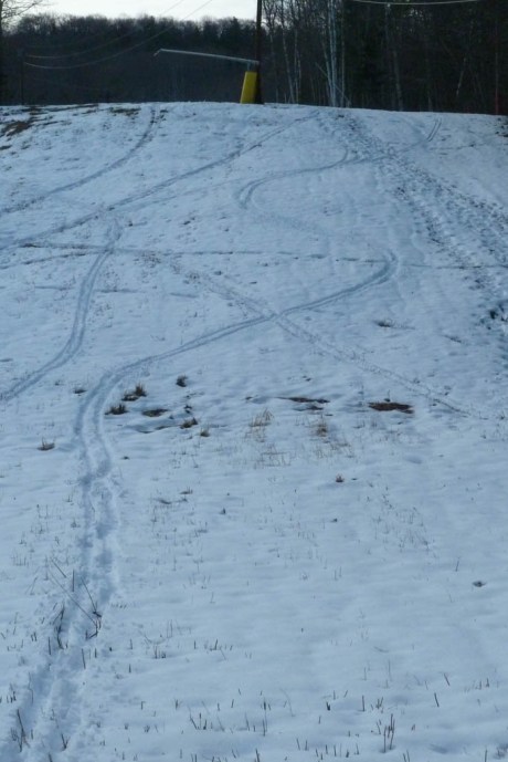 It wasn't all rocks and mud, actually most of the ride down was in fine carving conditions.