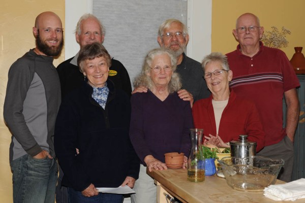 A get together like old times with Mom, Dad, Mike, Carrie, John and Shirley.