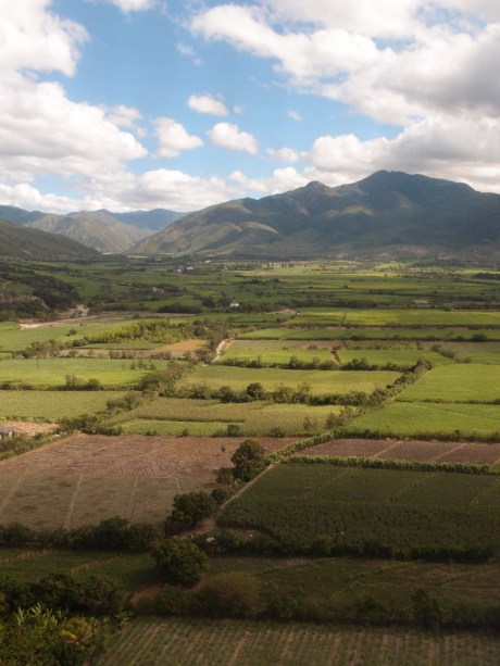About to land in a lush valley near Loja. About to land in a lush valley near Loja.