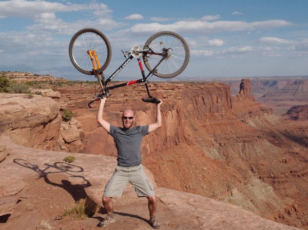 Riding the Big Chief Loop of Dead Horse Point's Intrepid trail system.