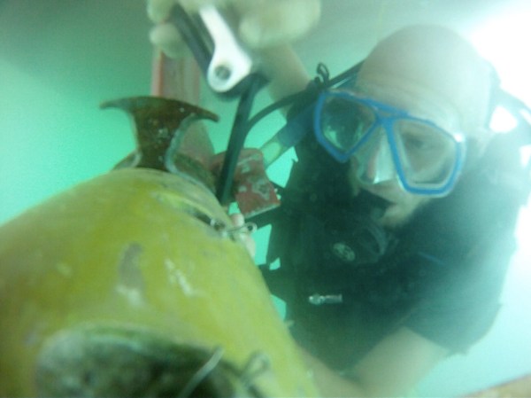 As we were heading to lobster-pot country we also installed a line cutter ahead of the prop.