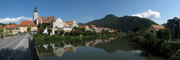 At exactly the 500 km (312 mi) mark I crossed the Mur River in picturesque Frohnleiten and began working my way into the Alps.