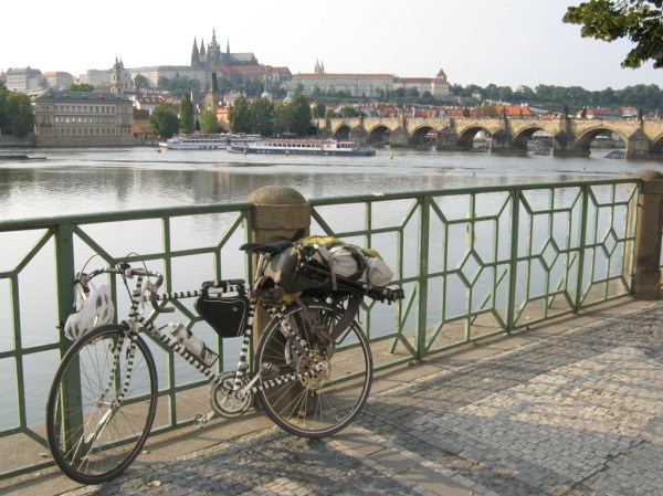 Arriving in one of my favorite cities after 1092 km (683 mi) on Punda Milia. It's good to see you in the summertime Prague!
