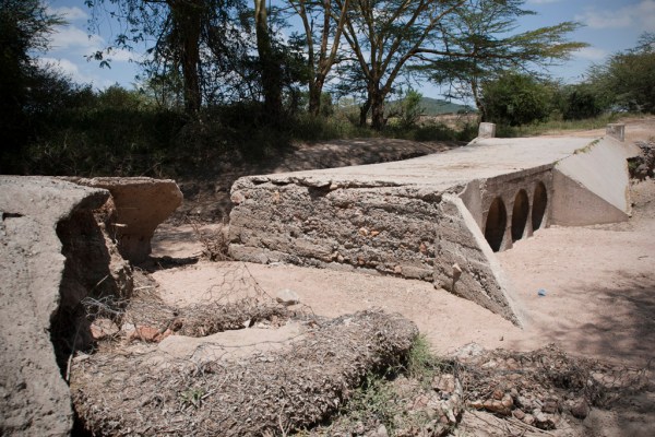 One of the better sections of the "road" in to the Mara.