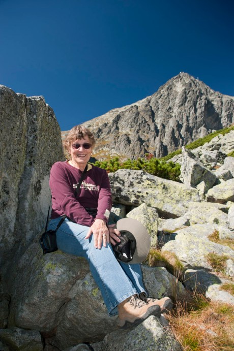Mom on the trail with Lomnický Štít in the background.